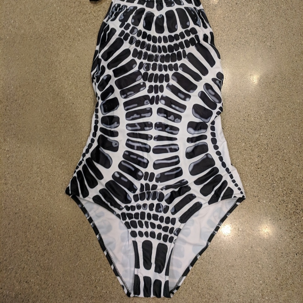 Bathing Suit - Picture 3 of 6